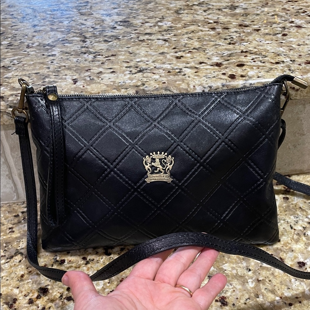 Pratesi Italian Leather Black Quilted Crossbody Bag with Crest - Picture 9 of 10